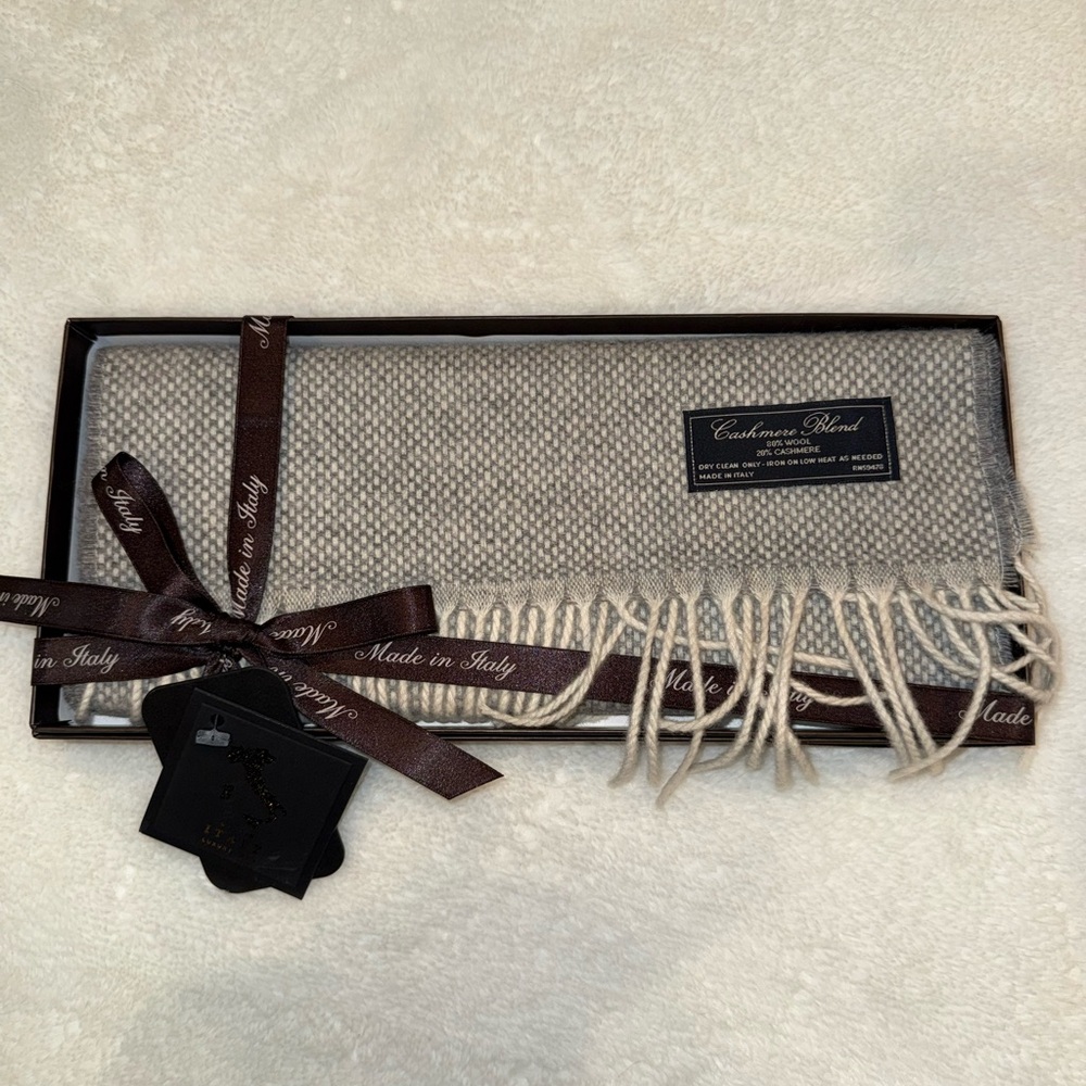 Linea Emmett Cashmere Blend Gray Scarf